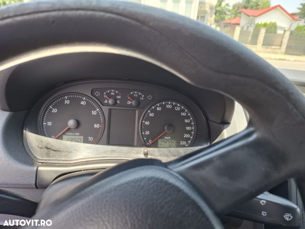 Volkswagen Polo 1.2 Attractive - 1