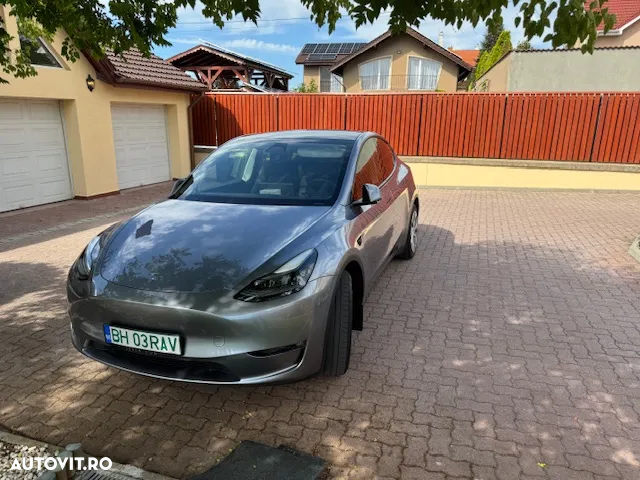 Tesla Model Y - 3