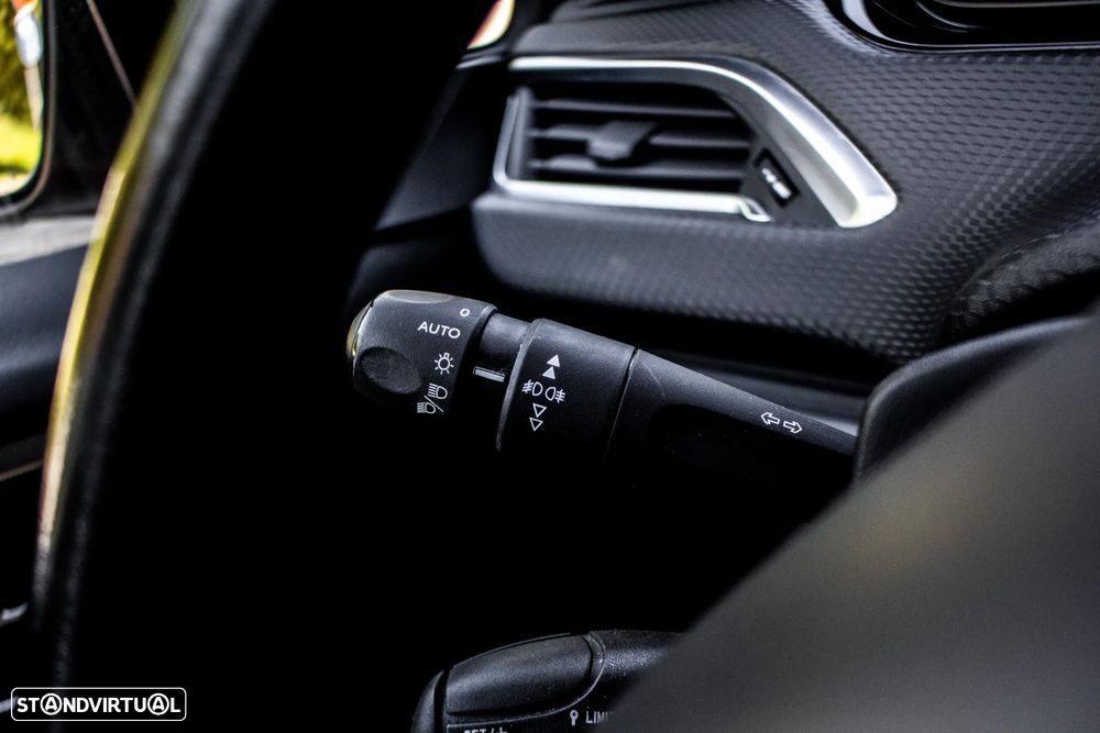 Peugeot 2008 PureTech 110 Stop&Start Allure - 14