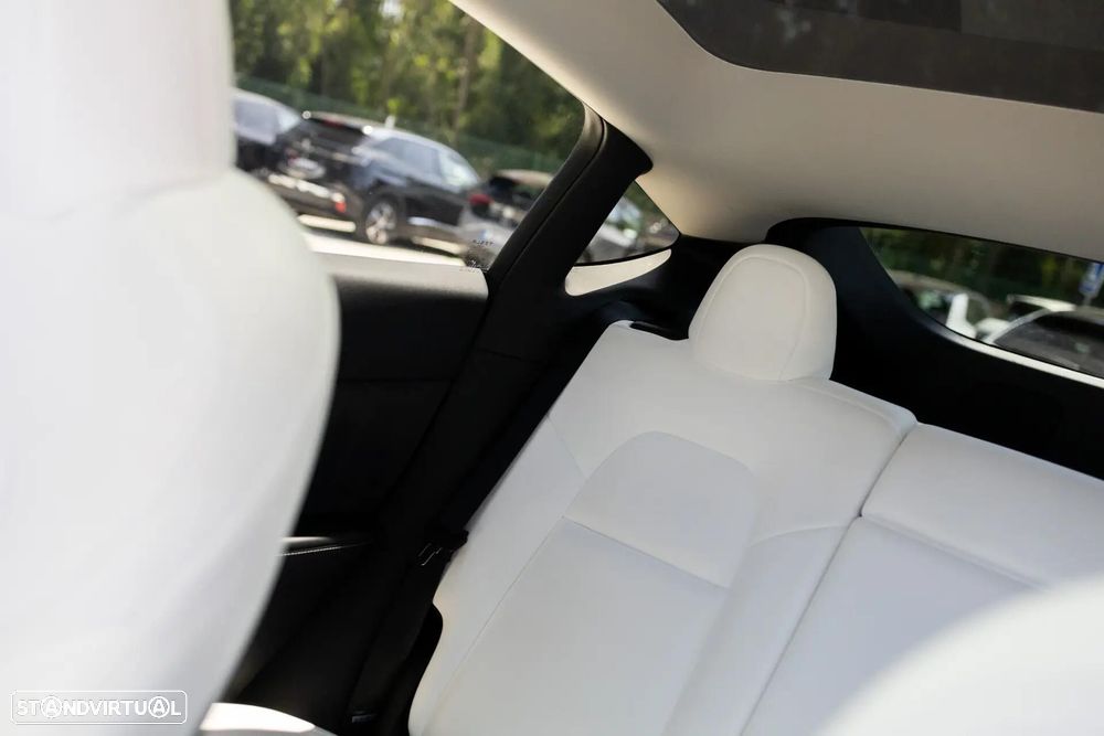 Tesla Model Y Standard - 9