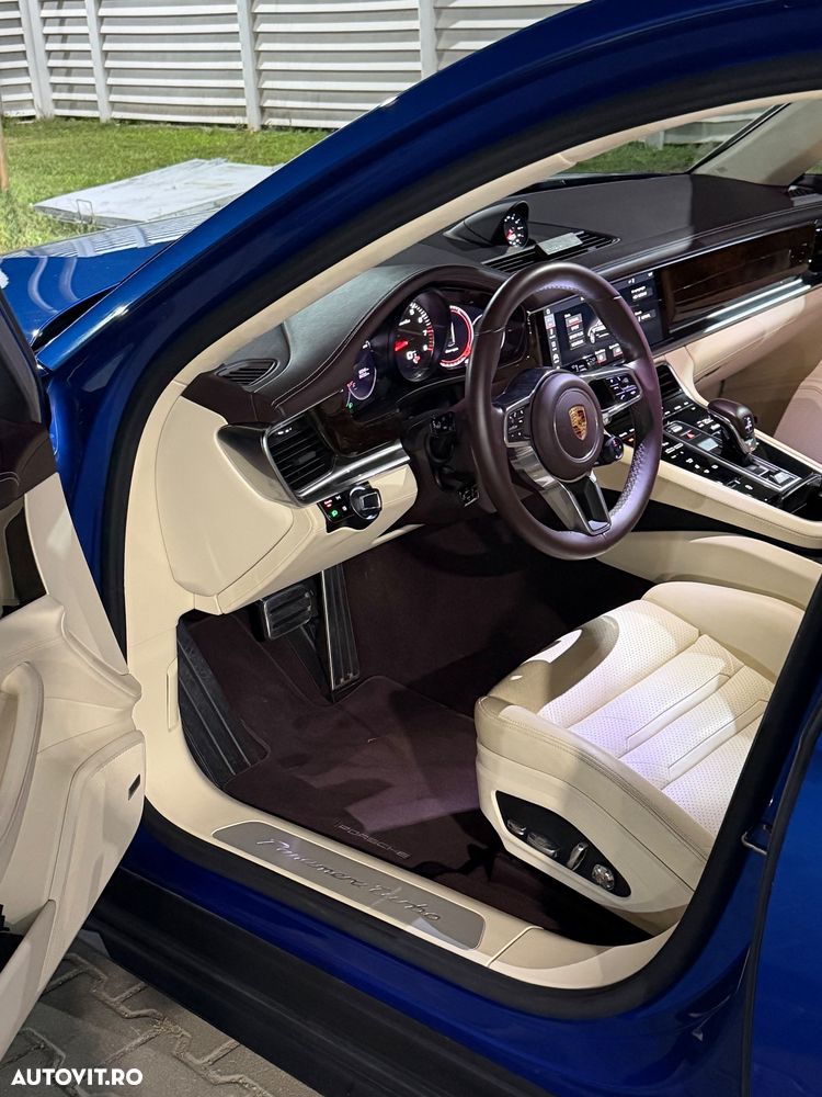 Porsche Panamera Turbo - 11