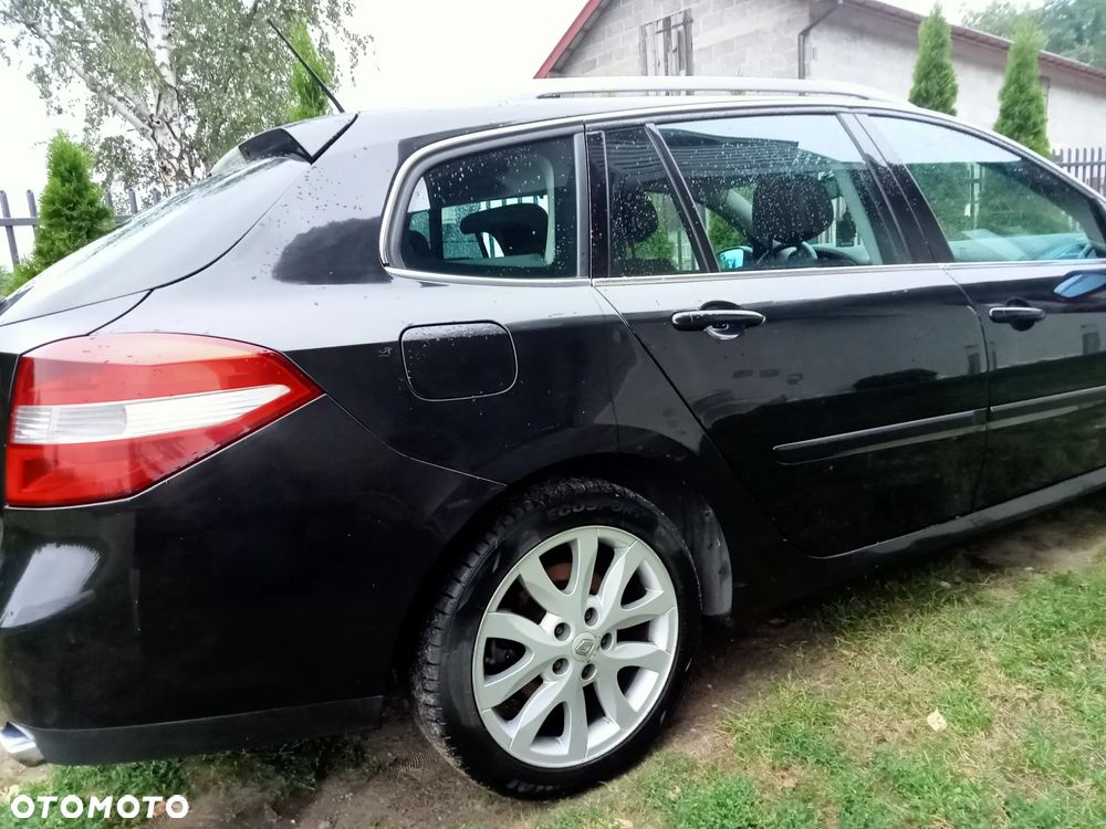 Renault Laguna 2.0 dCi Initiale - 9