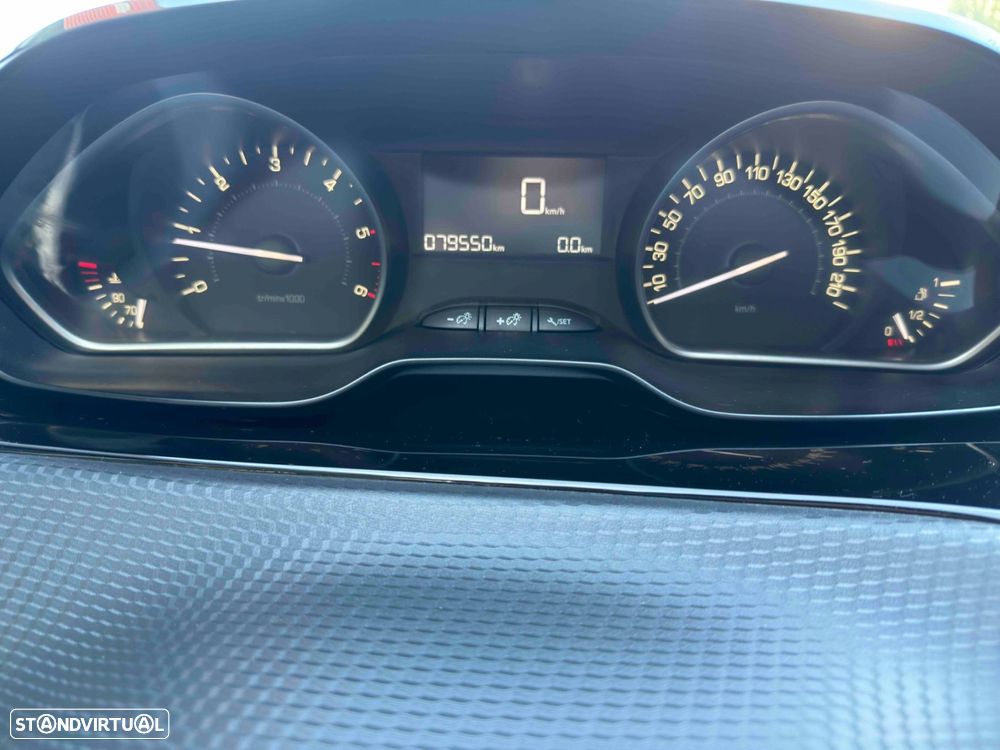 Peugeot 208 1.6 BlueHDi Style - 42
