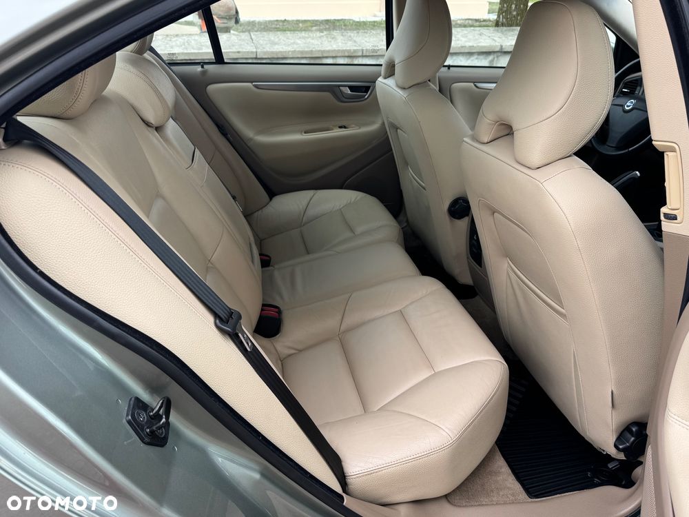 Volvo S60 2.4D Momentum - 18