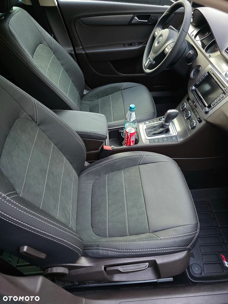 Volkswagen Passat 2.0 TDI Comfortline DSG - 13