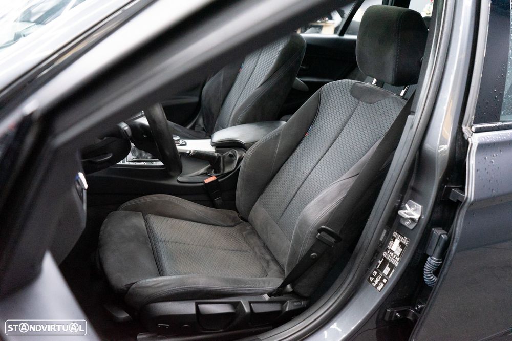 BMW 320 d Pack M - 27