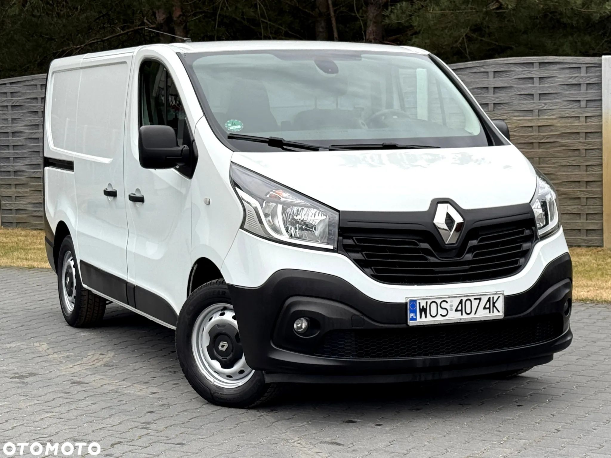 Renault TRAFIC - 1