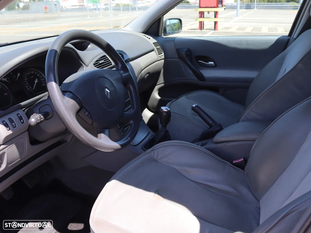 Renault Laguna 1.9 dCi Privilège - 8