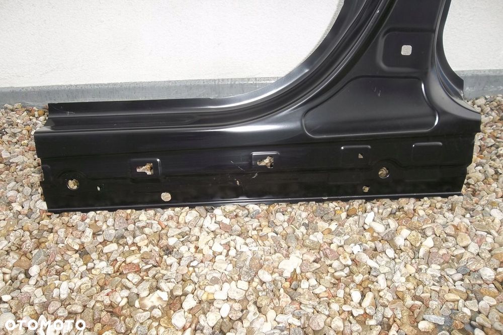 Próg słupek poszycie lewe BMW F30 F31 rok 11-18 - 2
