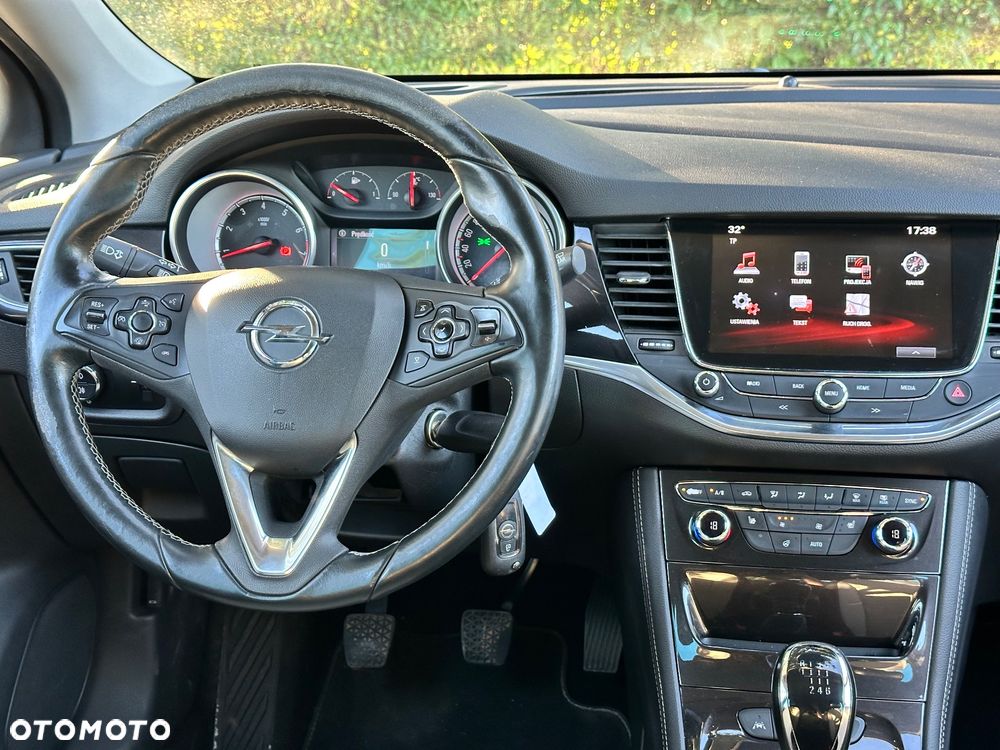 Opel Astra 1.4 T Dynamic S&S - 11