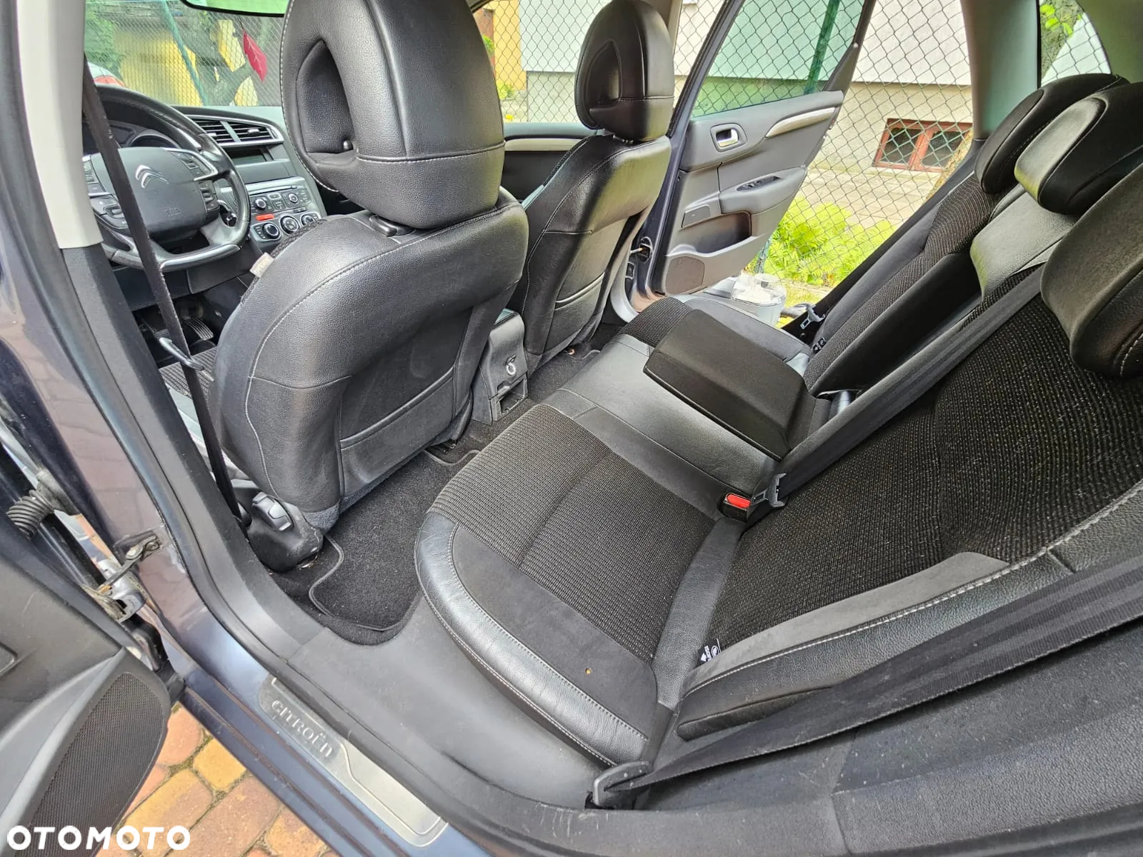 Citroën C4 HDi 110 Exclusive - 19