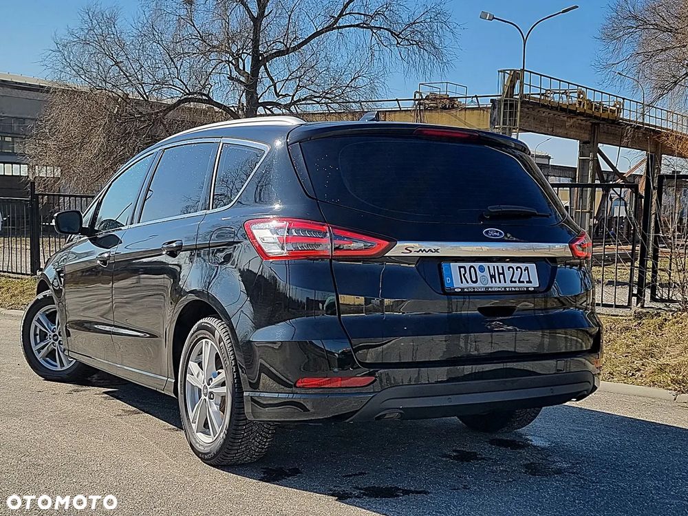 Ford S-Max - 11