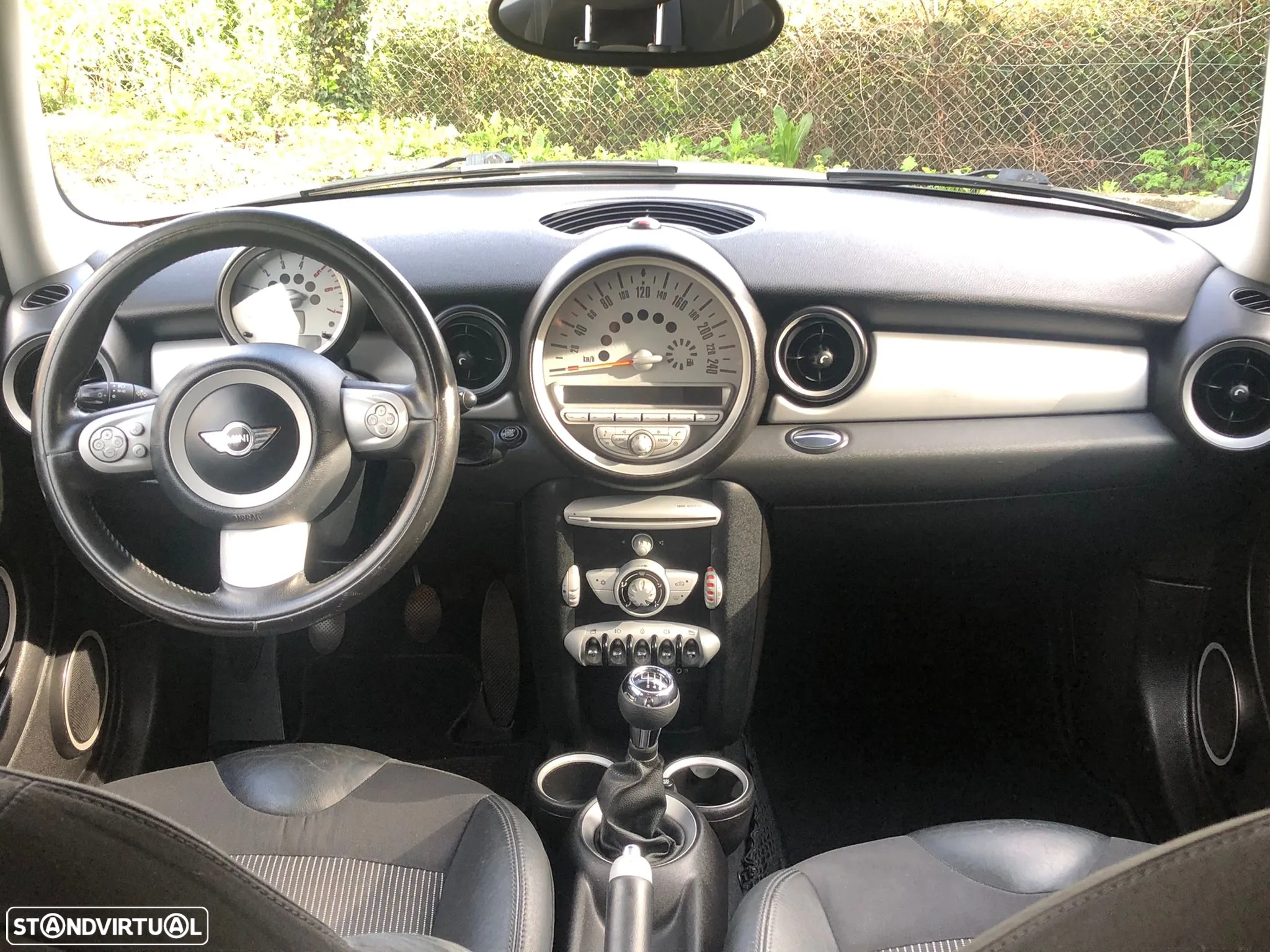 MINI 3 Portas Cooper D - 28