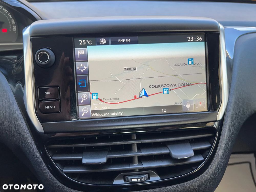 Peugeot 208 1.2 VTi Style - 12