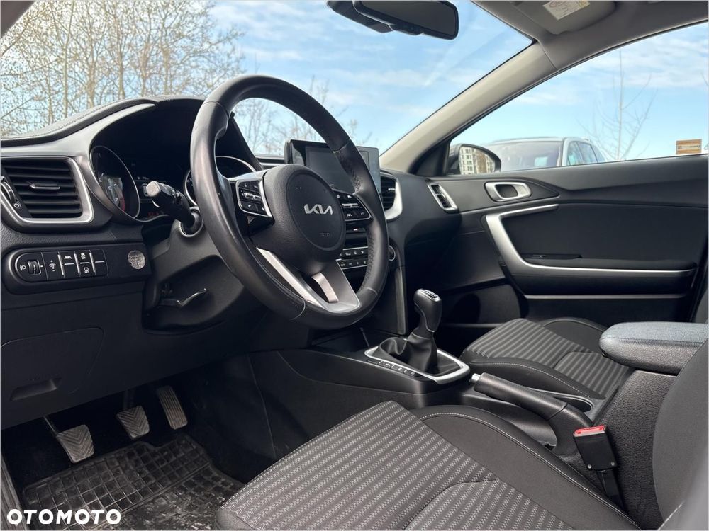 Kia Ceed 1.5 T-GDI M - 14