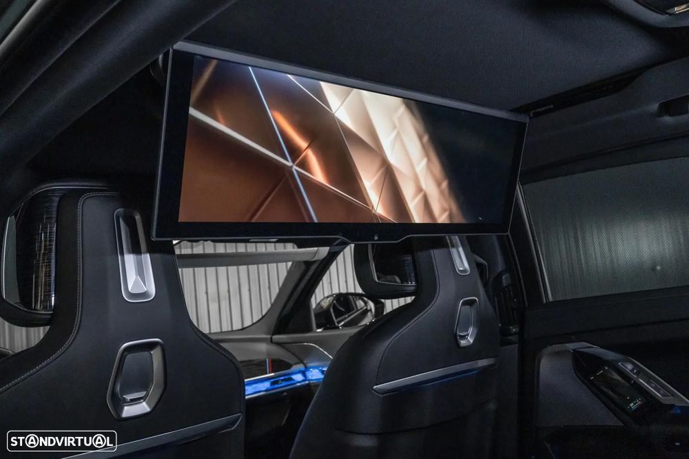 BMW 750 750e xDrive Pack Desportivo M - 30