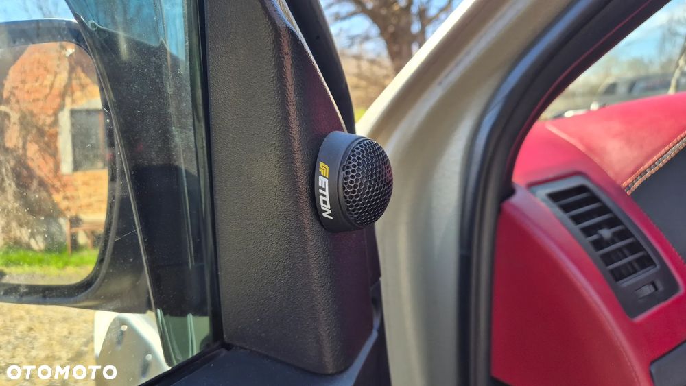 Toyota Hilux 2.5 D-4D SR5 - 24