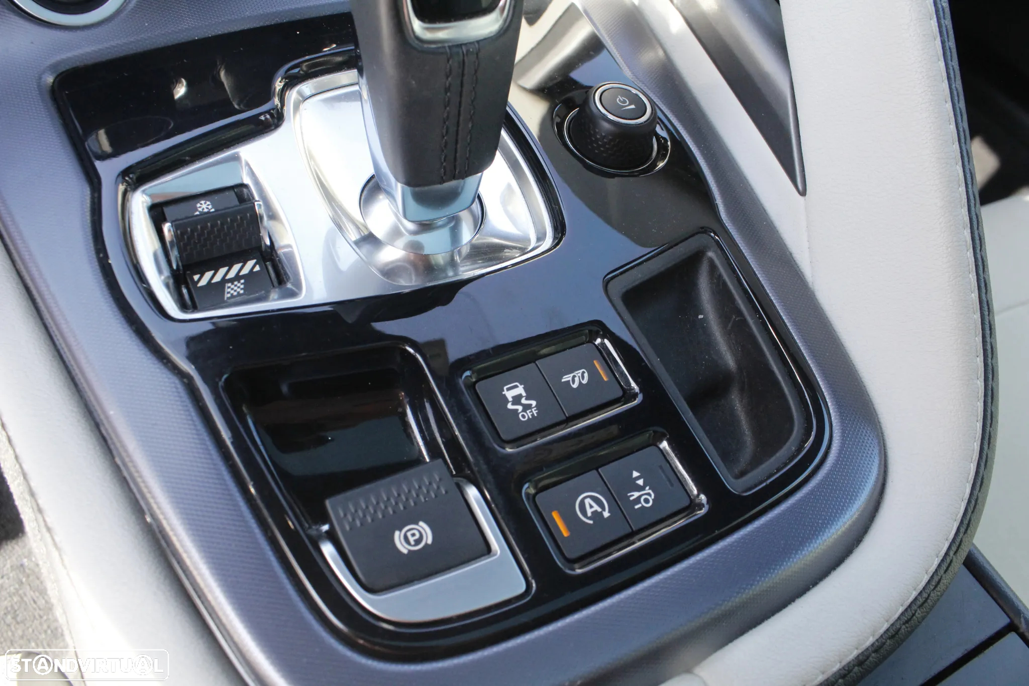 Jaguar F-Type 2.0 i4 R-Dynamic - 35