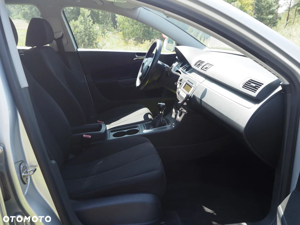 Volkswagen Passat 2.0 TDI Individual - 6