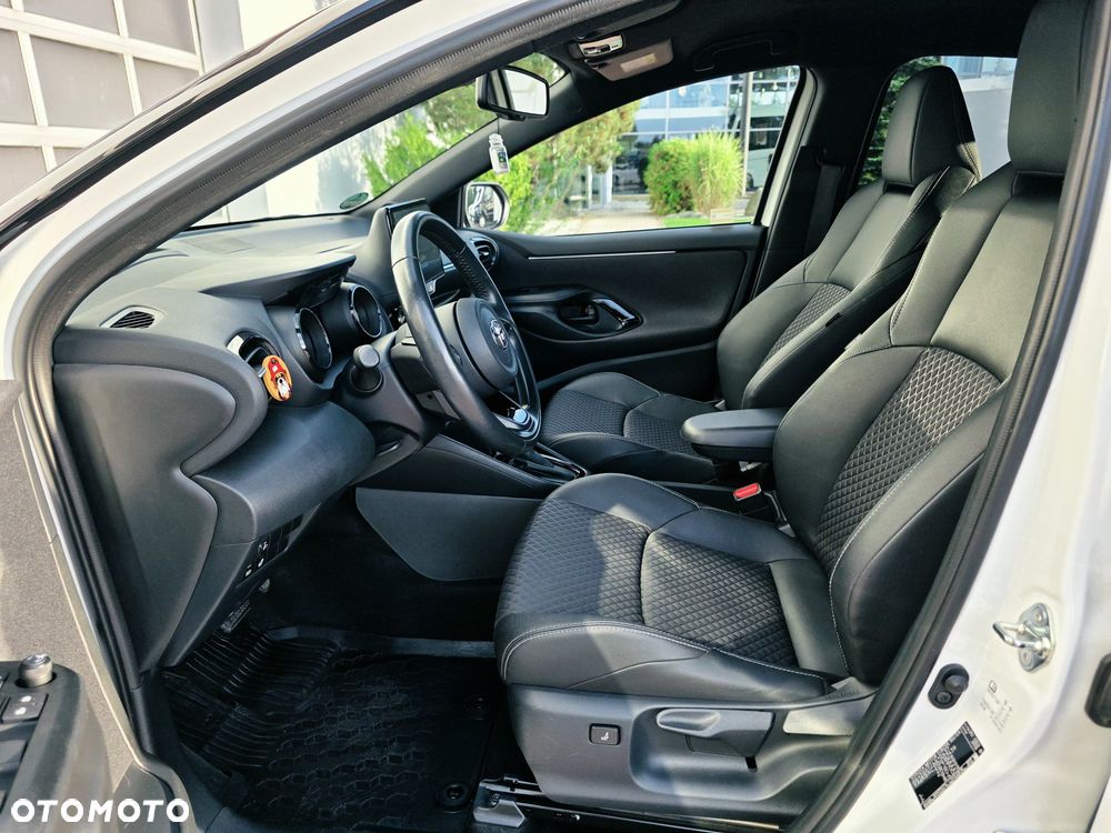 Toyota Yaris - 12
