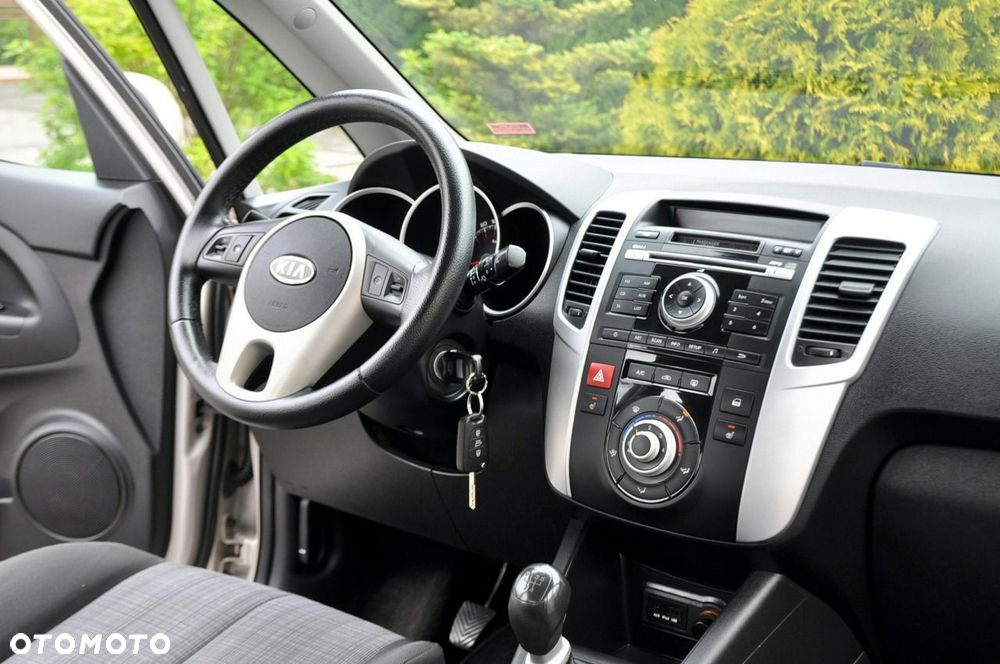 Kia Venga - 25