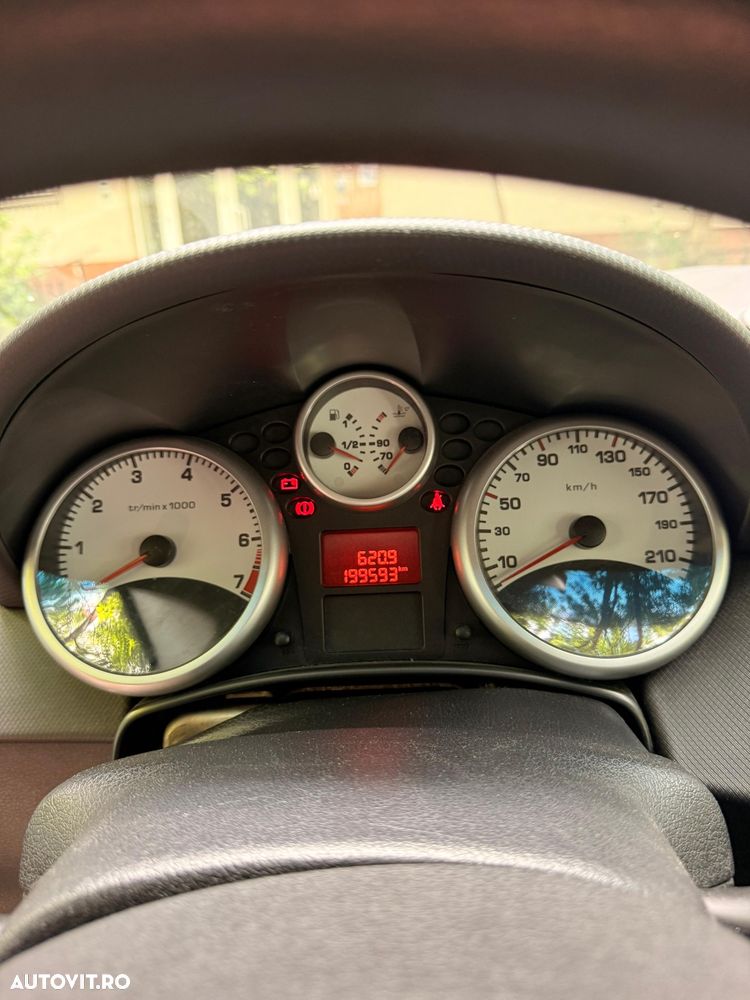 Peugeot 207 - 4