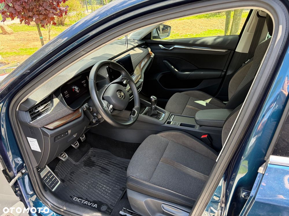 Skoda Octavia 1.5 TSI ACT Scout - 5