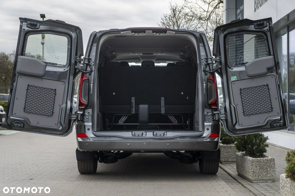 Volkswagen Caravelle - 11