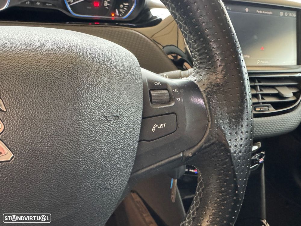 Peugeot 2008 1.2 PureTech Allure - 15