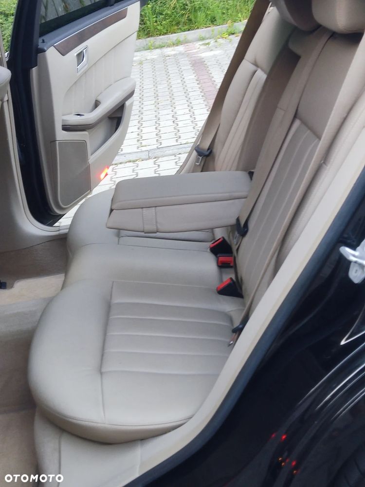 Mercedes-Benz Klasa E 220 CDI DPF BlueEFFICIENCY Automatik Elegance - 30