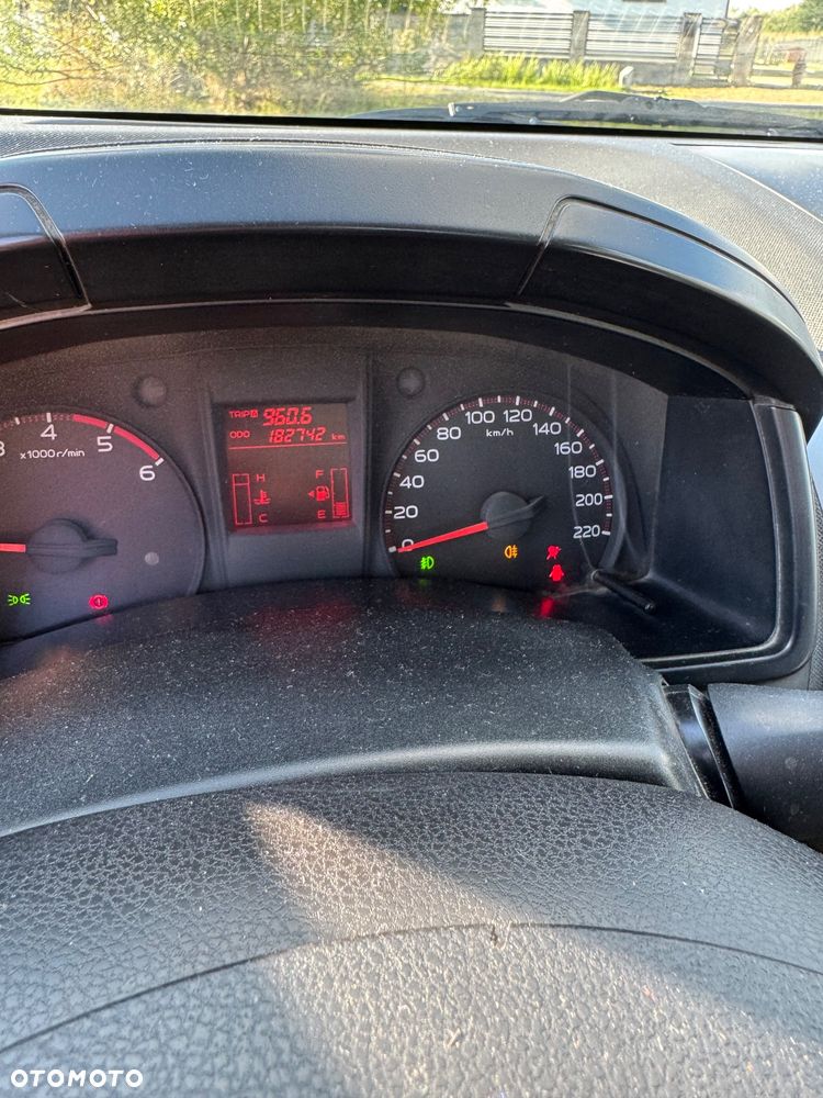 Isuzu D-Max 2.5 DC LS - 11