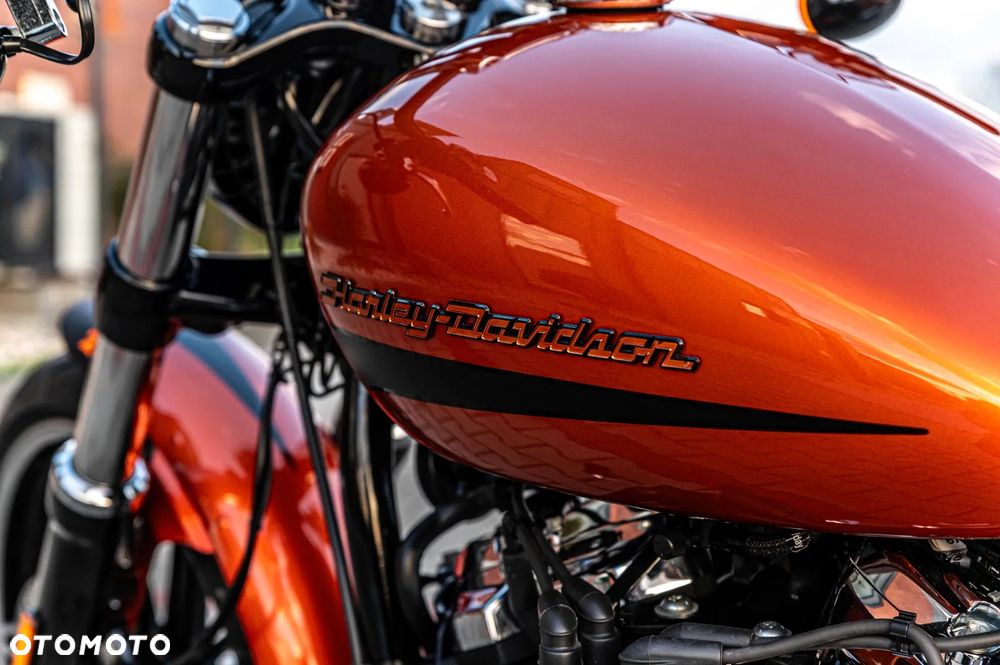 Harley-Davidson Softail Breakout - 25