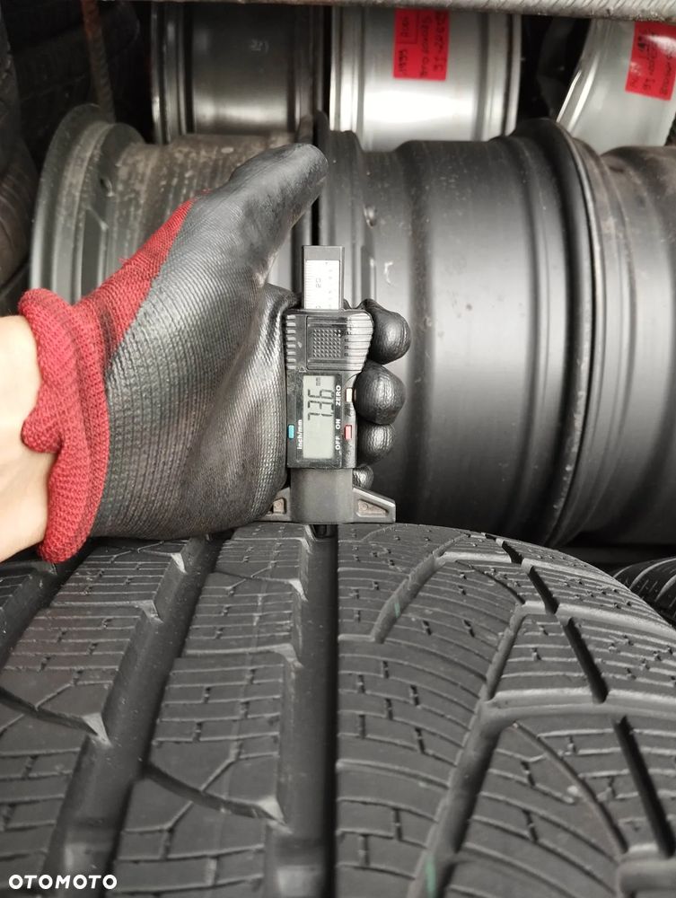 275 35 20 Pirelli Sottozero Winter 270 Seria 2 4szt opony zimowe - 5