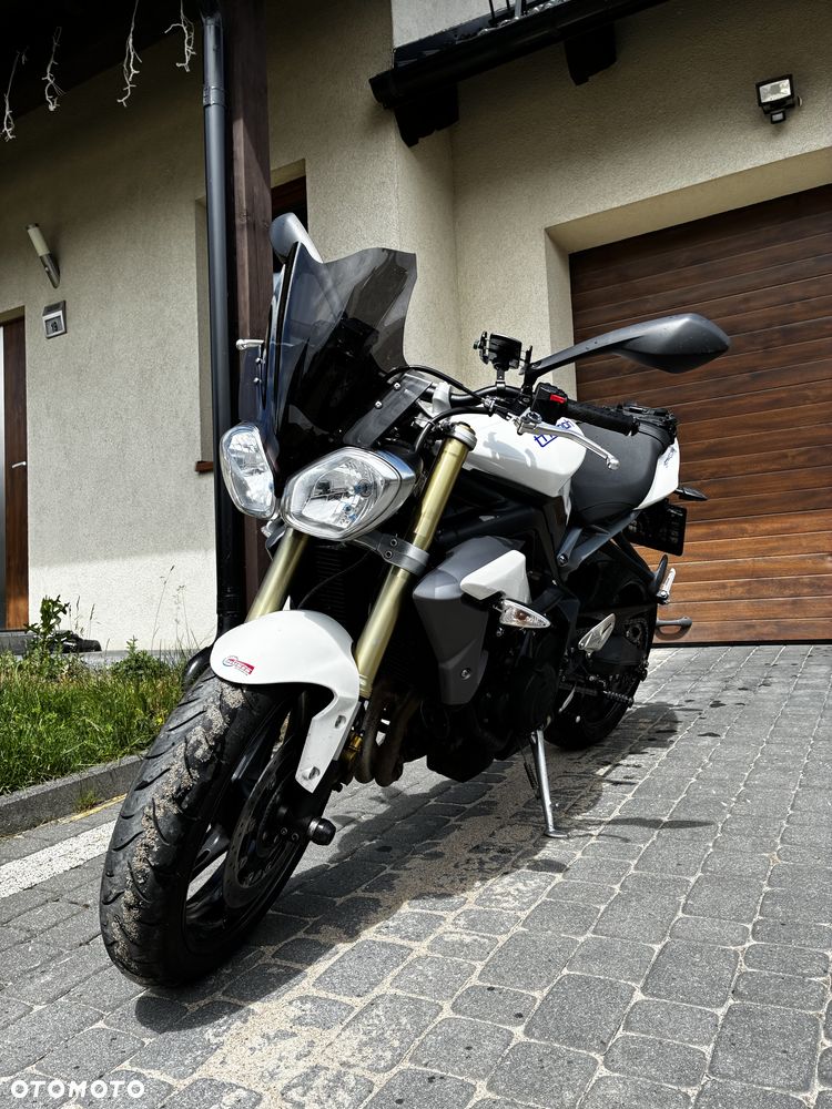 Triumph Street Triple - 1