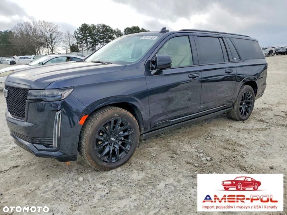 Cadillac Escalade - 1