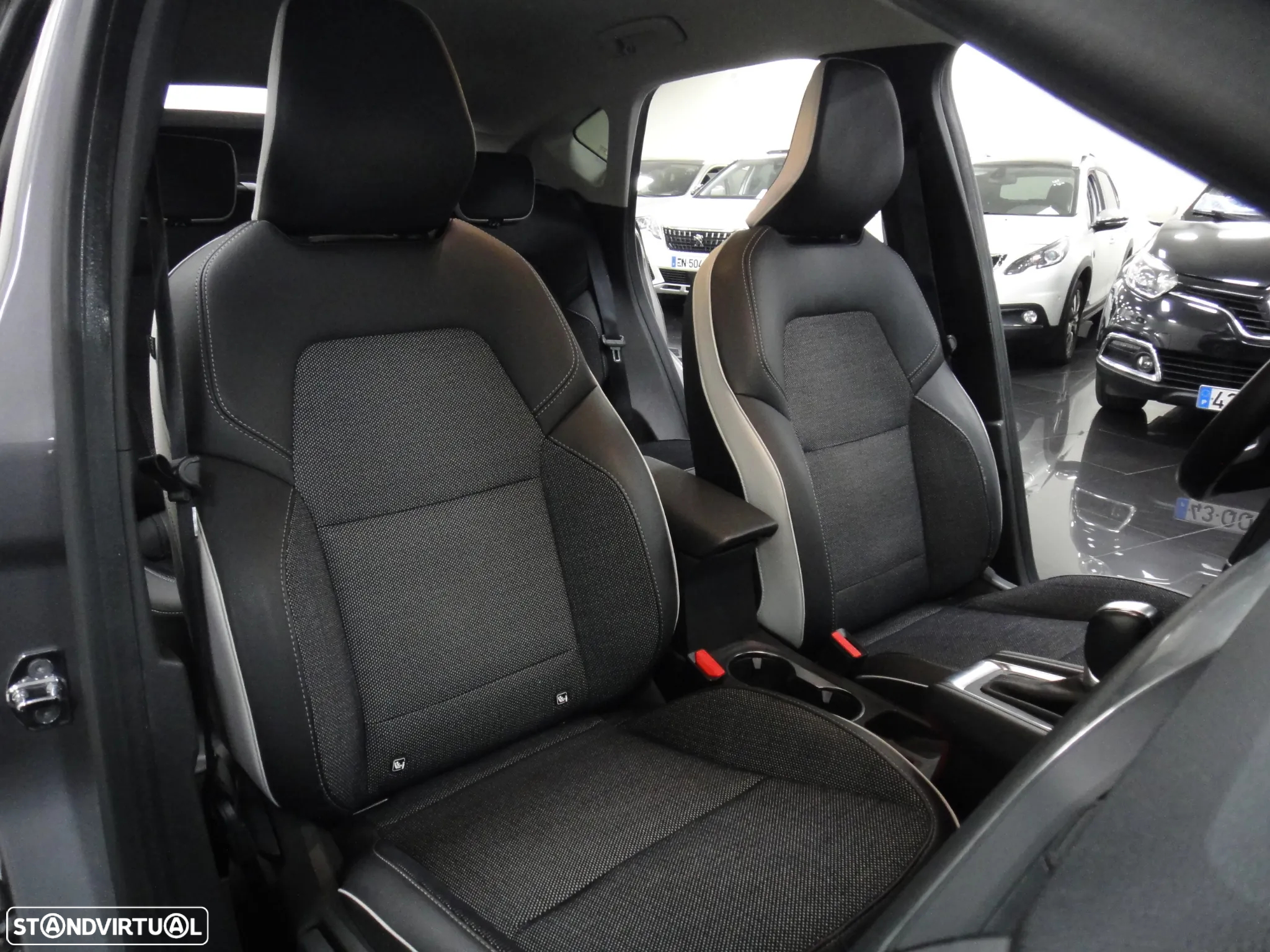 Renault Captur TCe 130 EDC GPF INTENS - 21