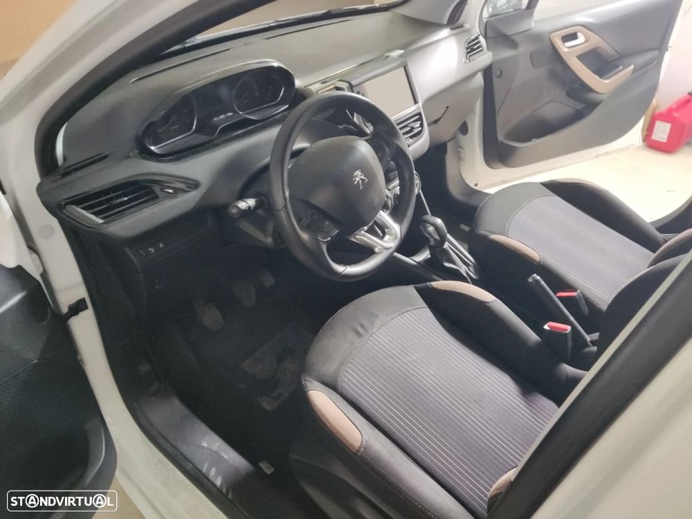 Peugeot 208 PureTech 82 Allure - 25