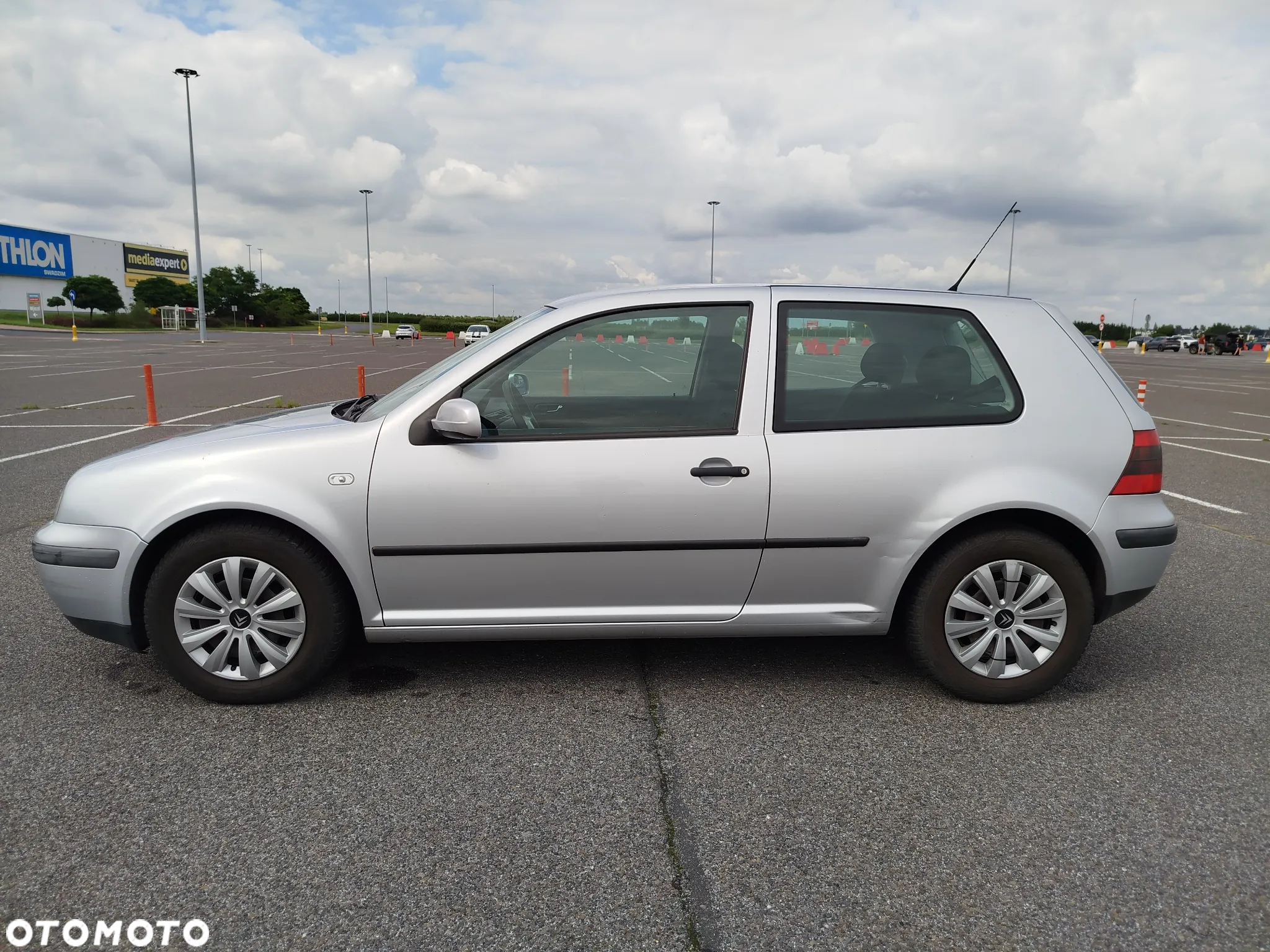 Volkswagen Golf 1.6 Automatik Sportline - 21