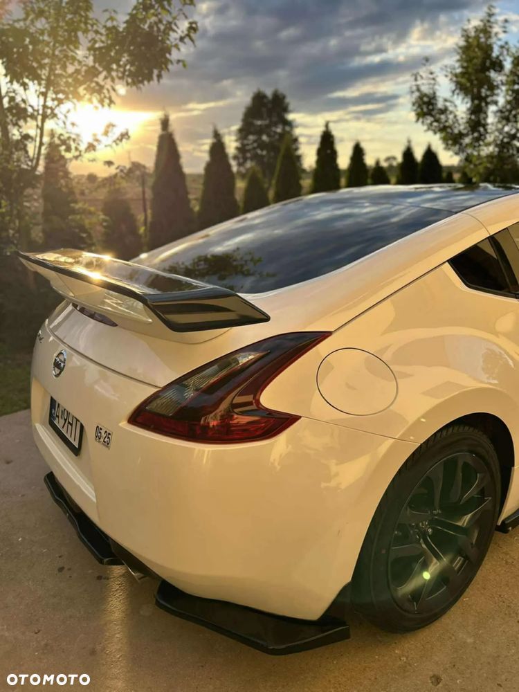 Nissan 370 Z - 18