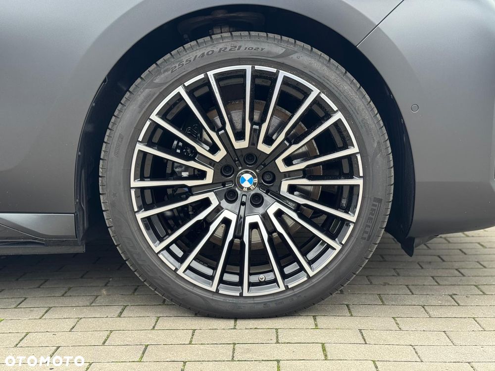 BMW Seria 7 M760e xDrive - 5