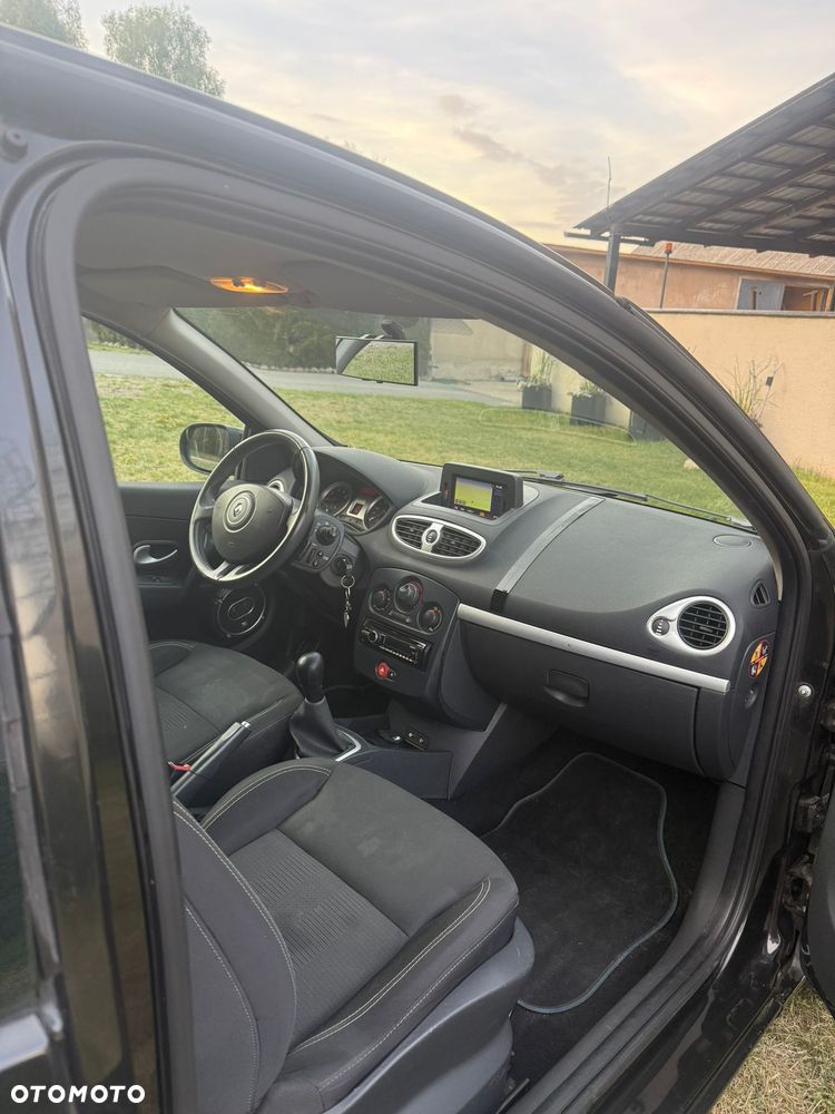 Renault Clio 1.2 16V 75 GPS - 10