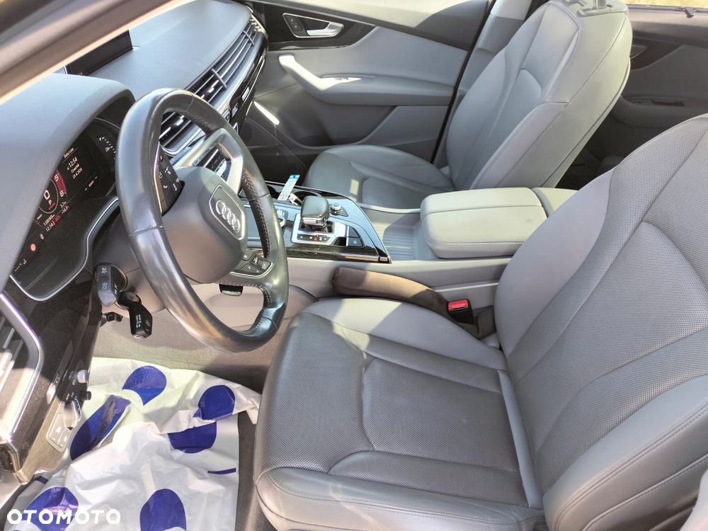 Audi Q7 - 6