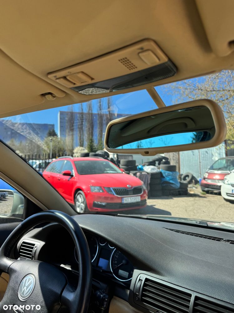 Volkswagen Passat 1.9 TDI Highline - 23