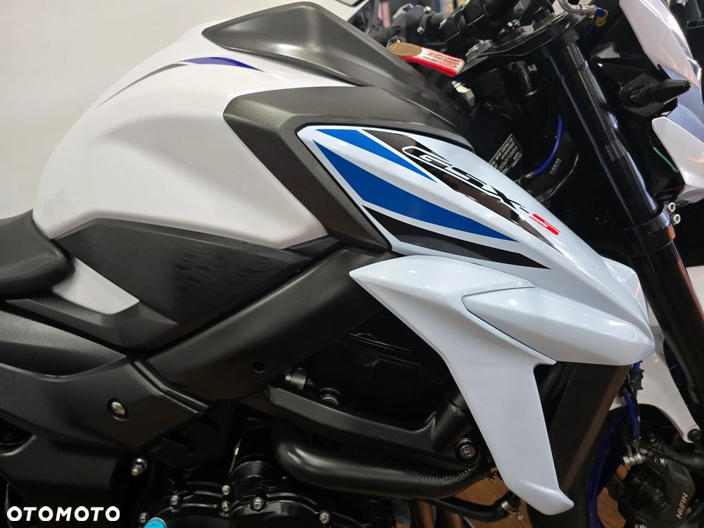 Suzuki GSX - 20