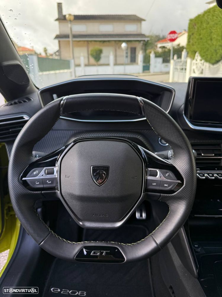 Peugeot e-208 50 kWh GT - 24