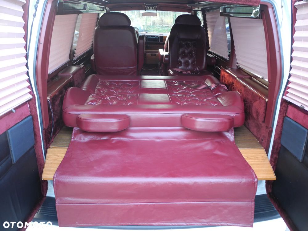 Chevrolet Astro - 26