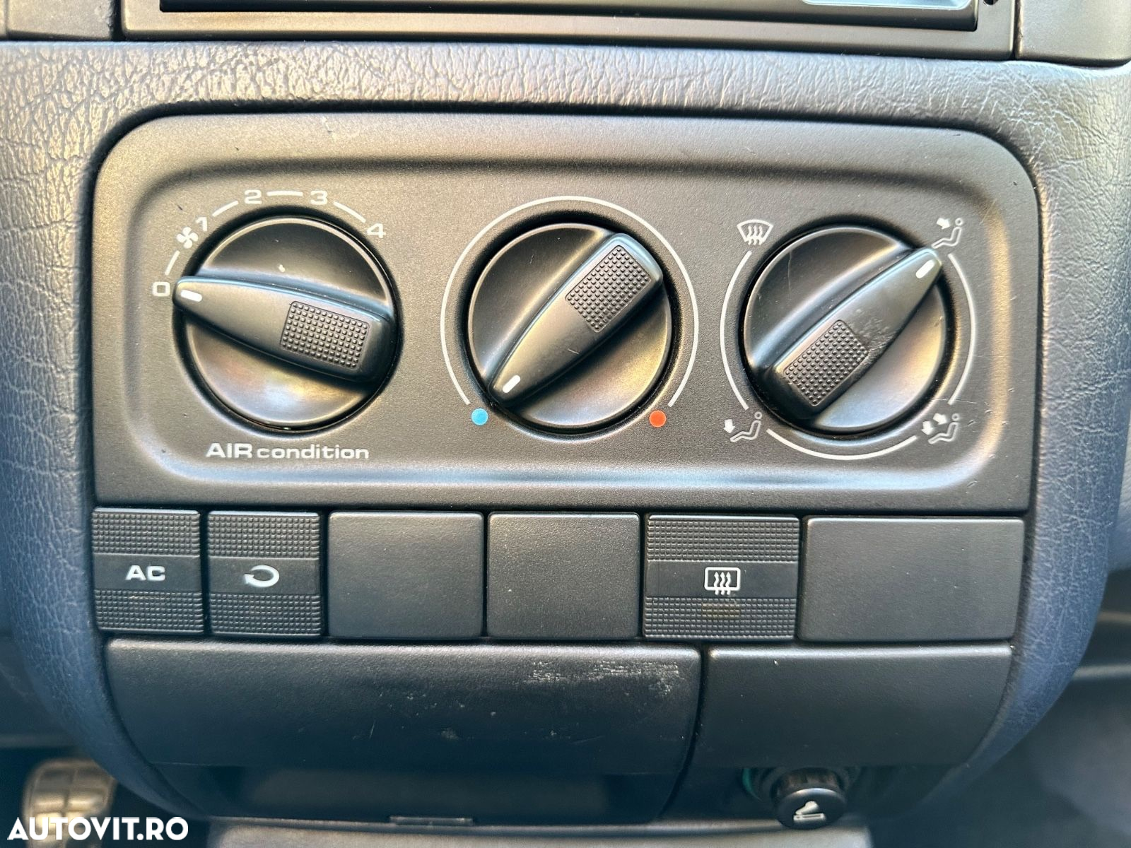 Volkswagen Golf - 3