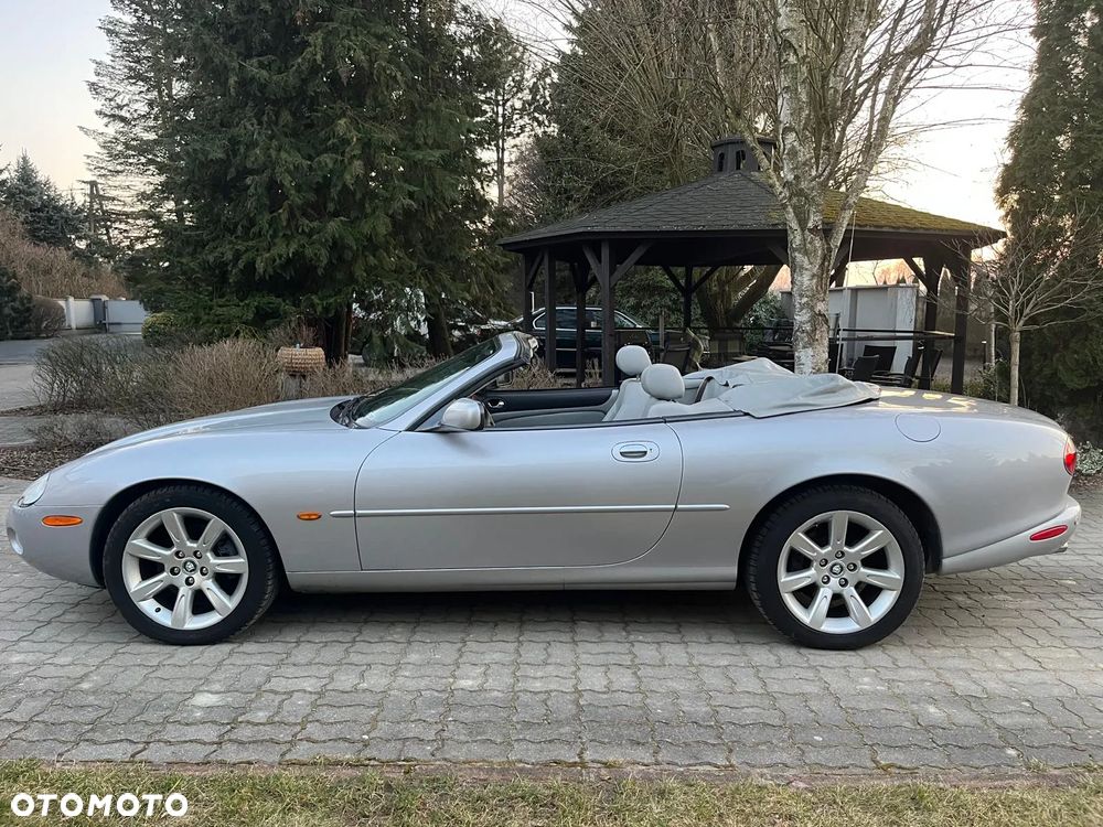 Jaguar XK8 Cabriolet - 40