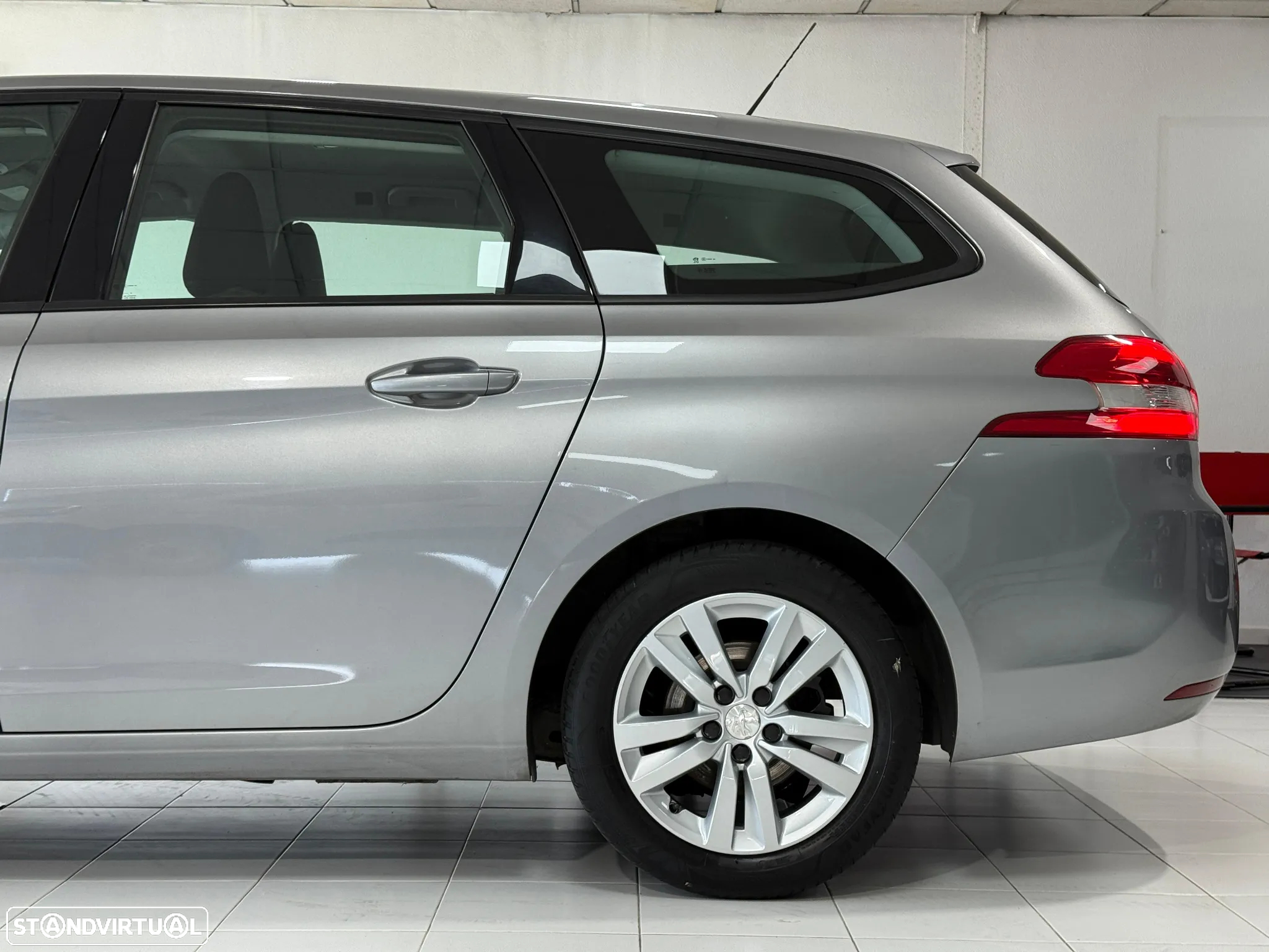 Peugeot 308 SW 1.6 BlueHDi Active - 44