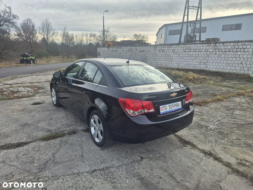 Chevrolet Cruze 1.8 LTZ - 10